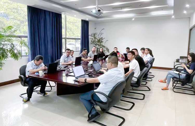 彩虹攜手晶晟科技打造信息化平臺，以科技賦能搶占行業(yè)制高點